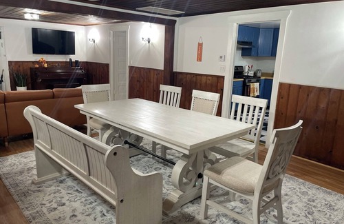 West Carson House | Spacious 5-bedroom house in welcoming Torrance with WiFi, AC, large yard