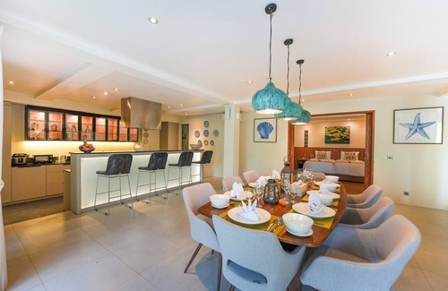 Babakan Villa | Spacious, 5 Bedroom with Garden View in Canggu