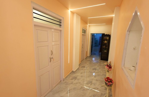 White Town House | Spacious 5-bedroom house in phenomenal Pondicherry with AC, WiFi