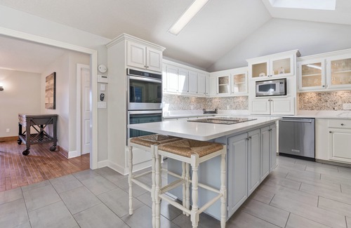 Lula House | Spacious 5-bedroom Lake House oasis in charming Lula