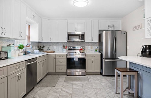 Pocono Lake House | Spacious 5-bedroom Arrowhead Lake Escape-Fire Pit-Pool-Lake-Pool Table-AC-WiFi
