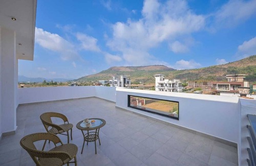 Lonavala Villa | Spacious 5-bedroom villa in welcoming Karandoli with AC, WiFi And Much More!