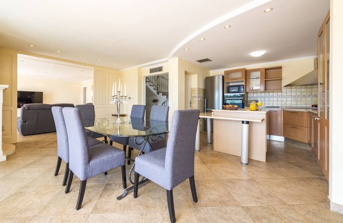 Stikovica Villa | Spacious 5 bedroom Villa K with sea access