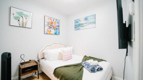 Park View Villa | Spacious 5 Bedroom Washington DC Home Near Downtown with Free Parking