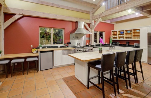 Sleepy Hollow House | Spacious 5BD Marin Home w/ Billiards, Poker & BBQ