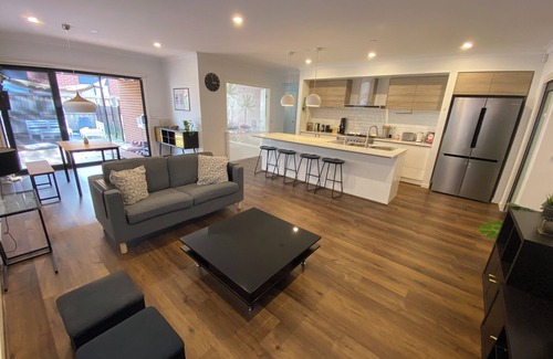 Werribee House | Spacious 5BR Home w/Kids Room, Gym & Office. Pet-Friendly!