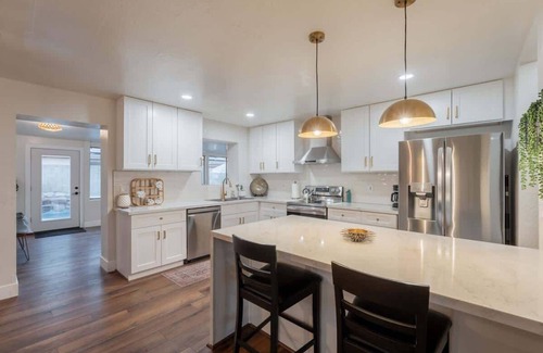 Camelback East House | Spacious 5BR Retreat + Game Room