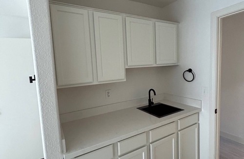 Tempe House | Spacious 6-bedroom, 4-bath house 4 minutes from ASU. Female roommates preferred.