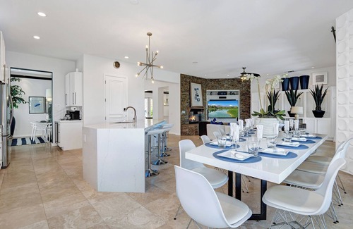 Palm Springs House | Spacious 6 Bedroom Palm Springs Home with Private Swimming Pool!