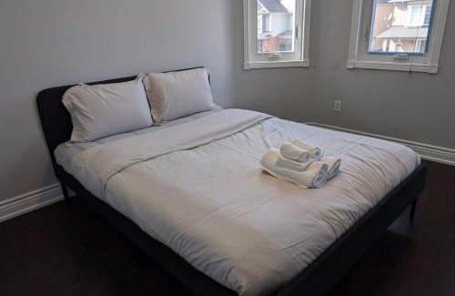 Brampton Villa | Spacious 6BR Family Home Ideal for Large Groups