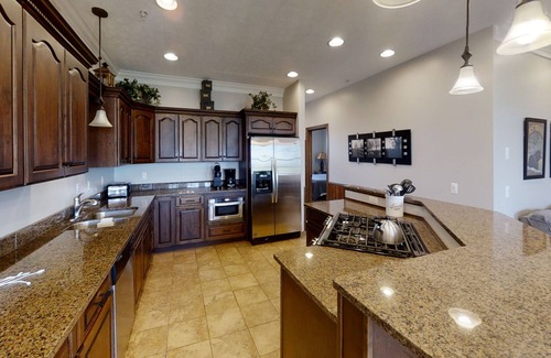 Snowshoe House | Spacious 6BR Mountain Haven with Hot Tub! by RedAwning