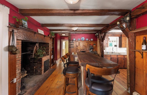 Ogunquit House | Spacious 7-bedroom house with WiFi, AC in enjoyable Ogunquit