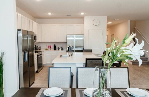 Kissimmee House | Spacious 8-bedroom house in marvelous Kissimmee with AC, WiFi