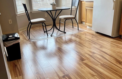 Middletown House | Spacious and luxurious 3 bed/1.5 bath townhome with free parking, sleeps 6