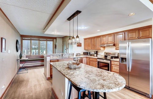 Keystone Condo | Spacious and Modern 2Br Premier- The Pines by RedAwning