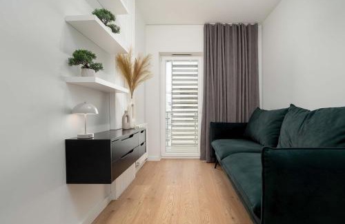 Rzeszow Apartment | Spacious and Modern Apartment Paderewskiego with Air Conditioning by Noclegi Renters