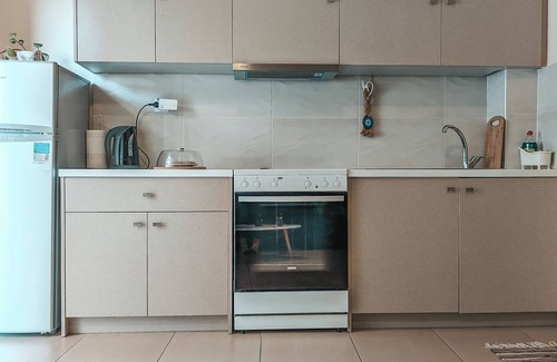 Heraklion Apartment | Spacious Apartmenτ: Courtyard, Smart TV, Internet