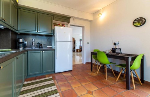 Kavouri Apartment | Spacious apartment in Kavouri