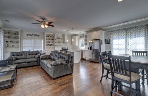 Garden Hills House | Spacious Buckhead Carriage House, Outdoor Fun, Walk to Shops & Dining!