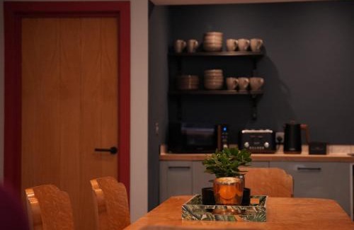 Riverside Apartment | Spacious Cardiff Apartment for Large Groups!