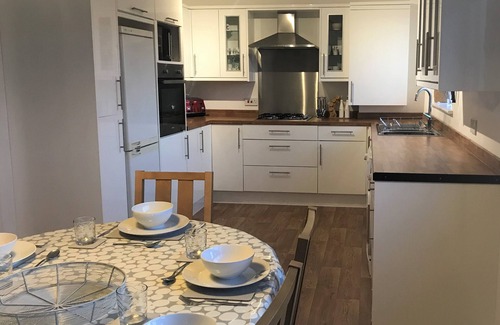 Trearddur Bay House | Spacious, comfortable house 200m from main beach at Trearddur Bay. EV Charger.