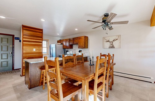 Wildernest Condo | Spacious condo with shared pool & hot tub - great location