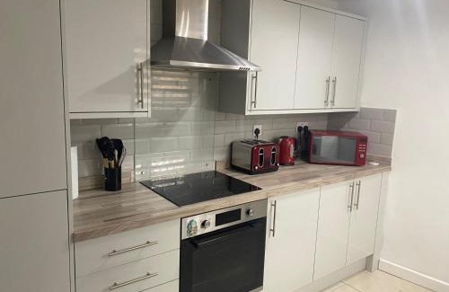 Harlow House | Spacious & cosy home in Harlow, ideal for contractors & relocators