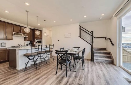 The Pinery House | Spacious Cozy Retreat with Fireplace between Parker & Castle Rock