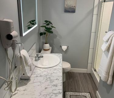 Drumheller House | Spacious Drumheller-RetreatMuseum & Golf