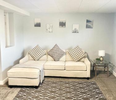 Drumheller House | Spacious Drumheller-RetreatMuseum & Golf