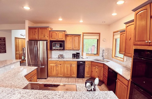 Frisco House | Spacious, Family Friendly Home - Central to Ski Areas, Walkable to Town/Marina