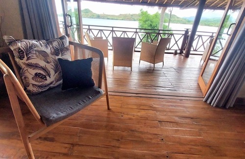 Batu Putih House | Spacious family Villa with freshwater pool, private garden, South West Lombok