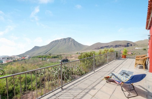 El Madronal Villa | Spacious Finca el Rincón with Mountain View, Wi-Fi, Terraces & Poo