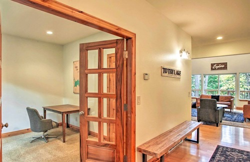 Clarksville House | Spacious Hayden Lake House - 3 Minutes to Marina!