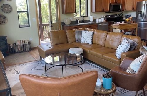 Pine Cabin | SPACIOUS High Country Lodge w/Mnt Views!