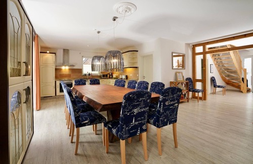 Wohlenberg House | Spacious holiday villa Jenny on the beach with pool