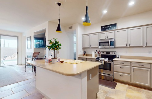 Finley Farms South House | Spacious home, near attractions with enclosed yard, heated spa & pool