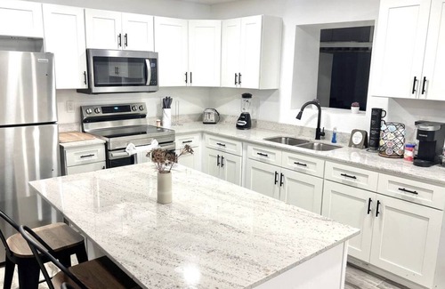 Pharr House | Spacious House by TopGolf Pharr