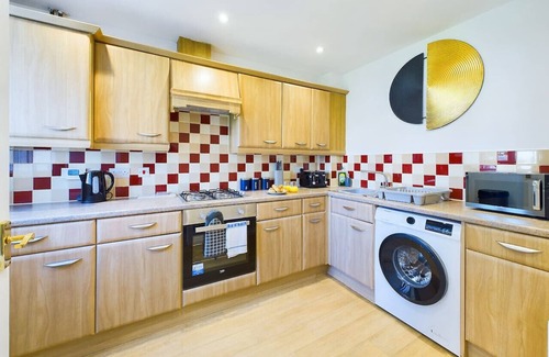 Cheltenham House | Spacious House | Parking | Business & Leisure