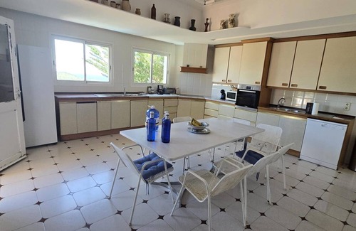 Almadraba-Canyelles Villa | Spacious house in Roses for 16 people with pool and large parking