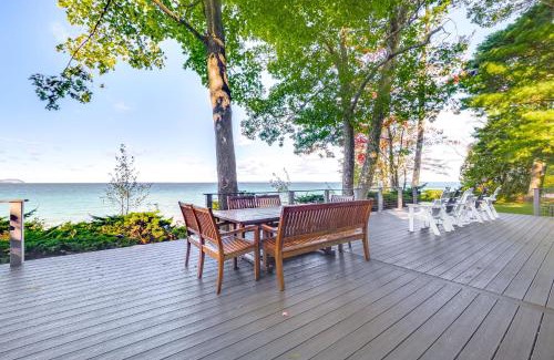Lake Leelanau House | Spacious Lake Leelanau Home on Lake Michigan!