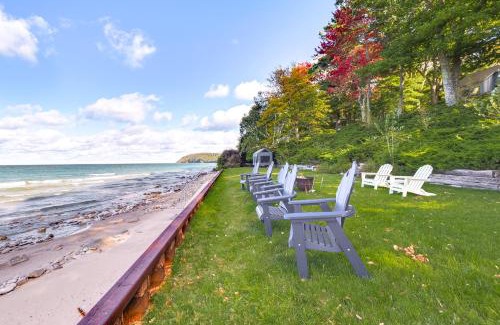 Lake Leelanau House | Spacious Lake Leelanau Home on Lake Michigan!