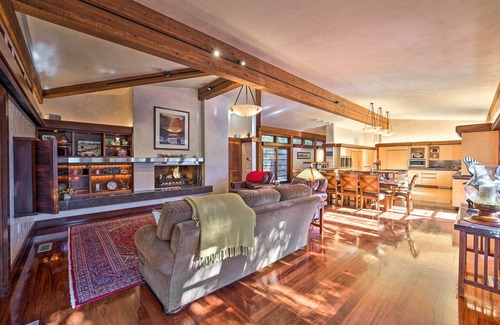 Hailey House | Spacious Luxury Retreat w/Private Hot Tub & Pool!