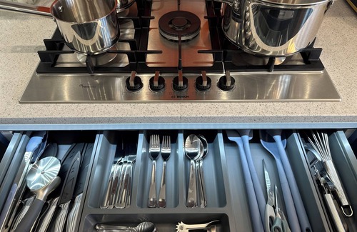 Sherwood Forest House | Spacious, Modern & Quiet Bungalow with hot tub