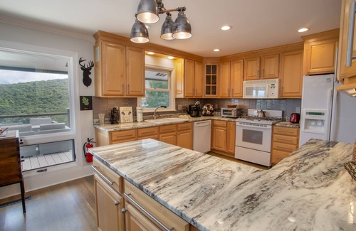 Seven Devils Cabin | Spacious Mountain Home for Large Groups
