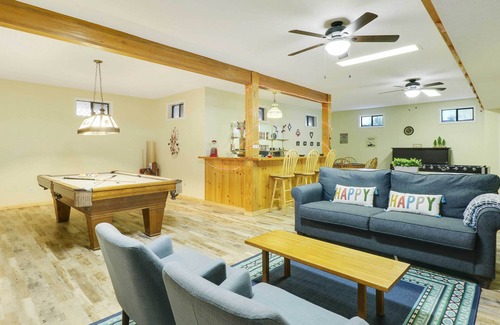 Murphy House | Spacious Murphy Home w/Game Room + Fire Pit!