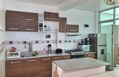 Pisco House | Spacious Newer House By The Beach