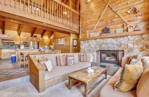 Truckee Cabin | Spacious Northstar Resort Mountain Retreat – 7 Bedrooms, 5.5 Bathrooms