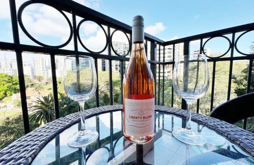 Newton Apartment | Spacious Park Views with Spa, Pool, Gym, Netflix