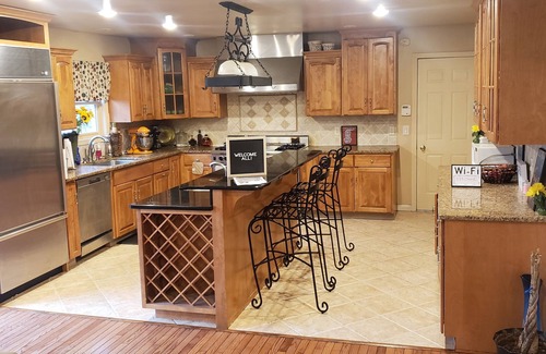 Stroudsburg House | Spacious Poconos Home Getaway🥂🍾🎉